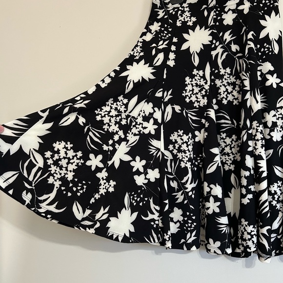 Black and White Fit and Flare Midi Skirt - Picture 2 of 4